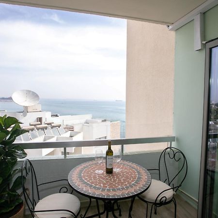 Palmove Luxurious Beachfront Apt Lárnaca Exterior foto