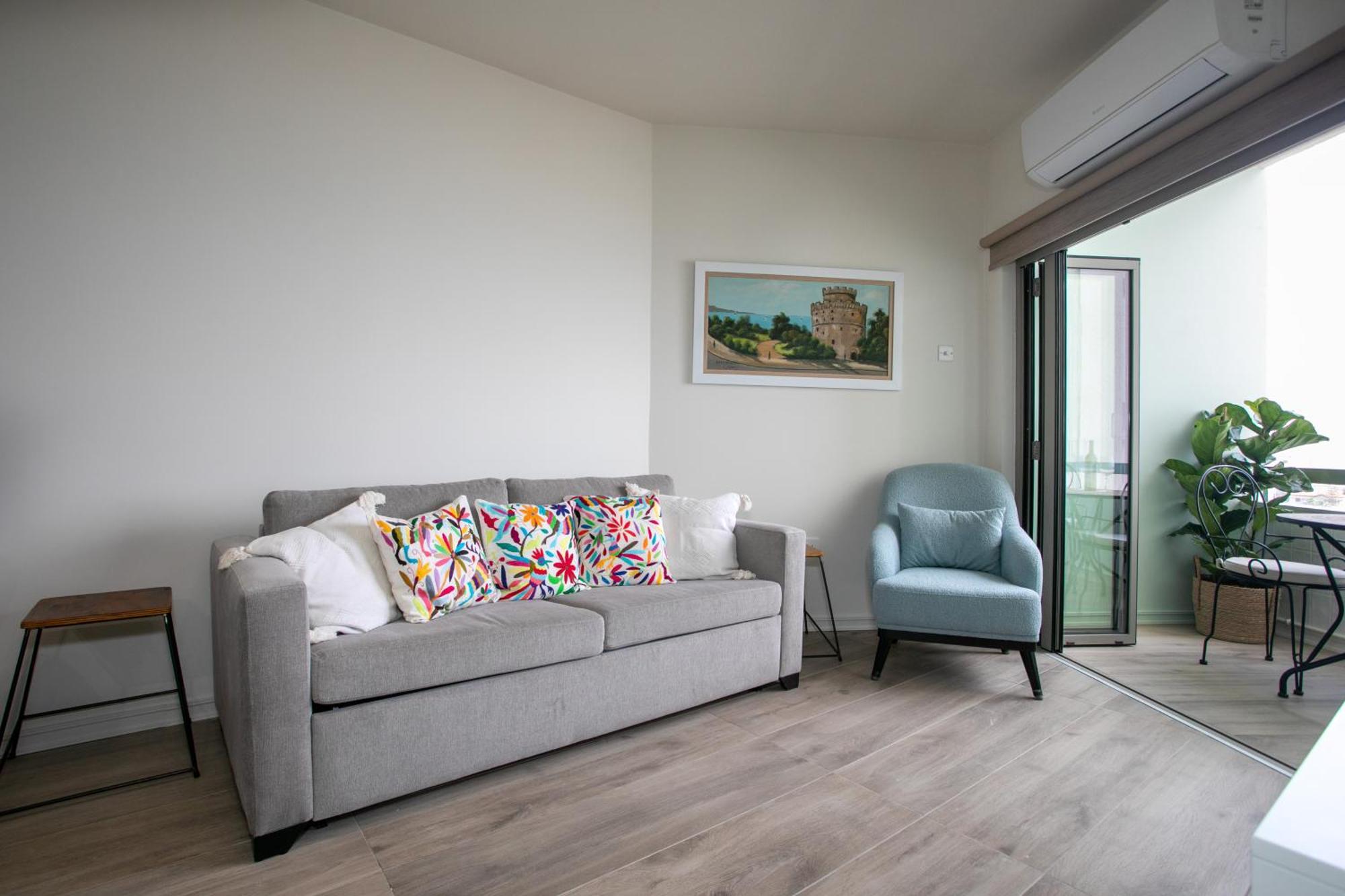 Palmove Luxurious Beachfront Apt Lárnaca Exterior foto
